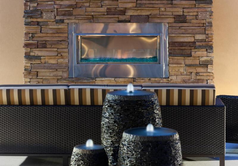 Отель Courtyard By Marriott Houston North/Shenandoah Зе-Вудлендс Экстерьер фото