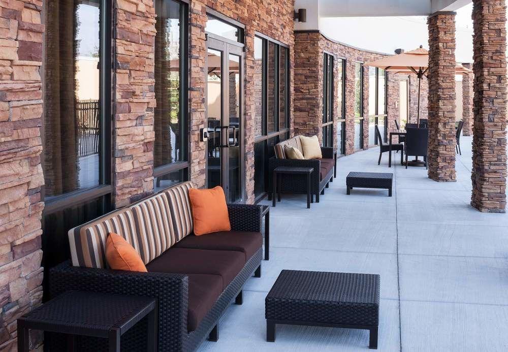 Отель Courtyard By Marriott Houston North/Shenandoah Зе-Вудлендс Экстерьер фото