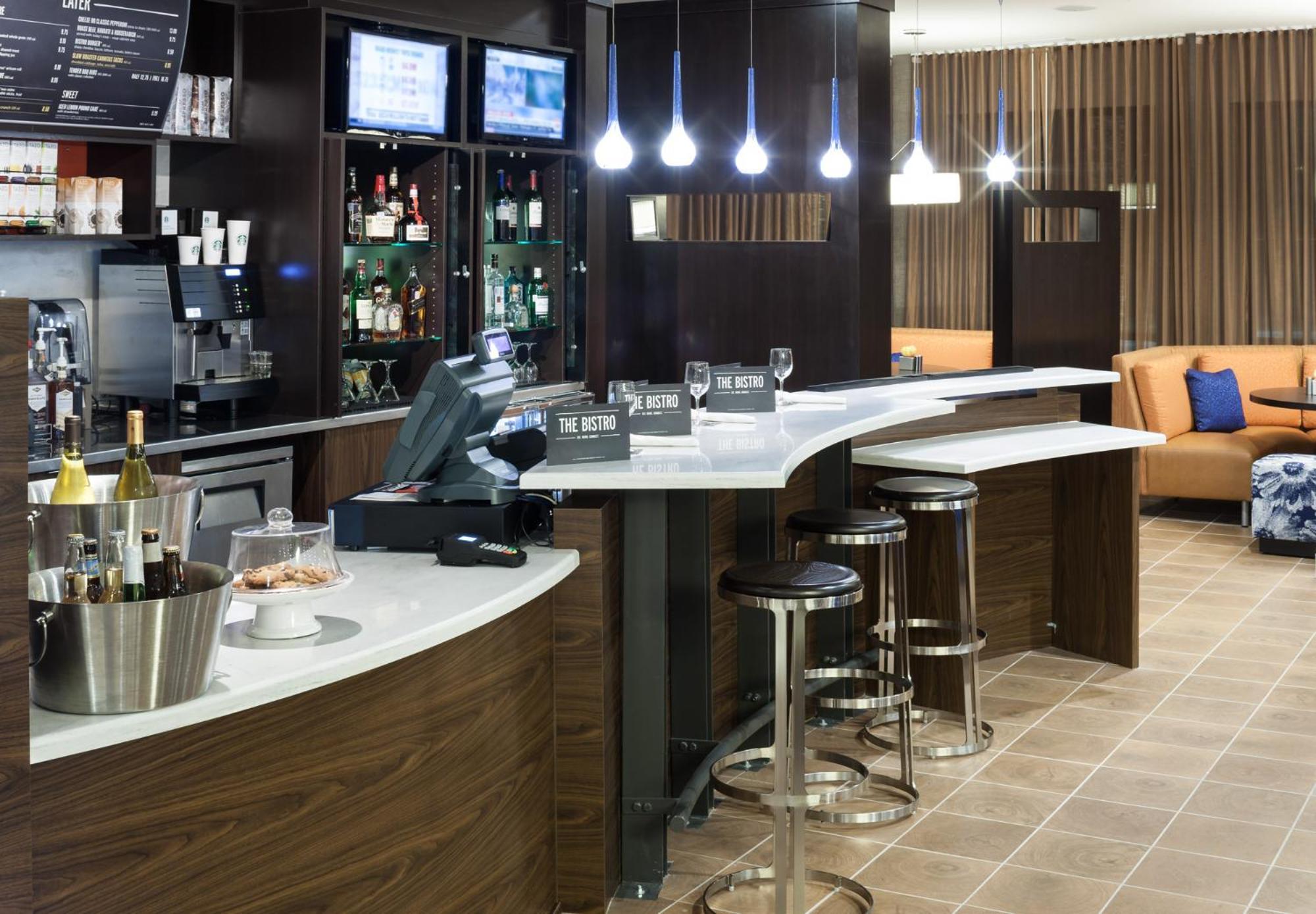 Отель Courtyard By Marriott Houston North/Shenandoah Зе-Вудлендс Экстерьер фото