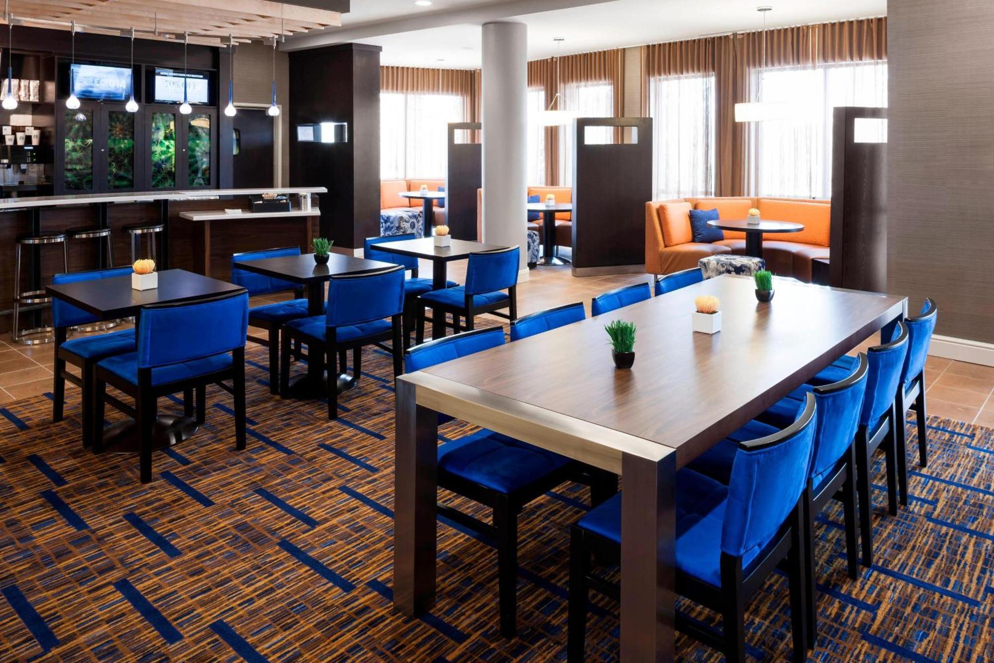 Отель Courtyard By Marriott Houston North/Shenandoah Зе-Вудлендс Экстерьер фото