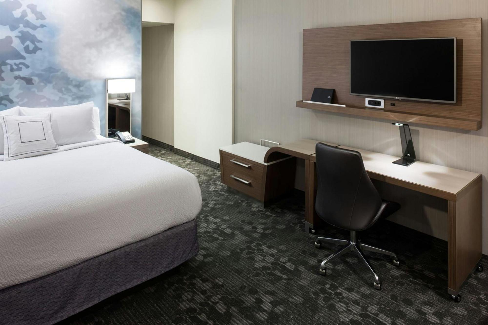 Отель Courtyard By Marriott Houston North/Shenandoah Зе-Вудлендс Экстерьер фото